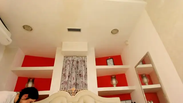 SarraRay online show from 10/29/25, 06:09