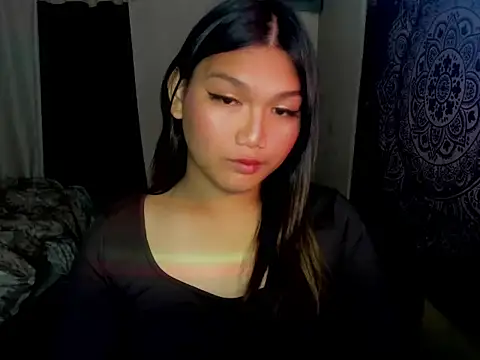 Snapshot of Lou_heart chatting on 12/15/25, 04:33 Lou heart online show from 12/15/25, 04:33
