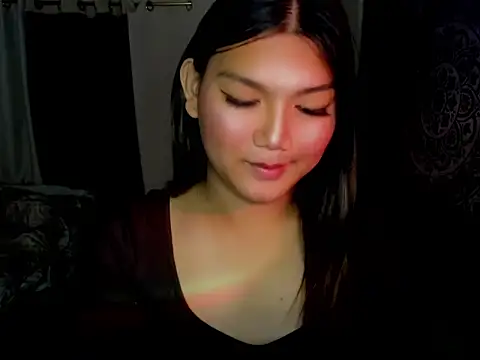 Snapshot of Lou_heart chatting on 12/18/25, 10:43 Lou heart online show from 12/18/25, 10:43