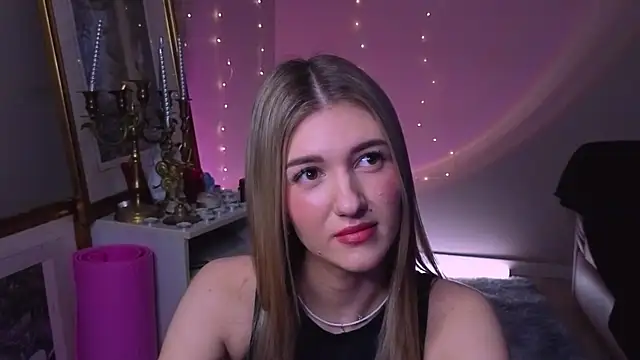 Snapshot of BeatrixGummer chatting on 11/06/25, 08:21 BeatrixGummer online show from 11/06/25, 08:21