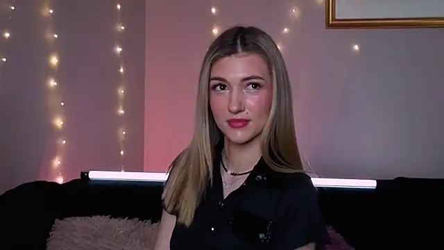 Snapshot of BeatrixGummer chatting on 11/27/25, 08:22 BeatrixGummer online show from 11/27/25, 08:22