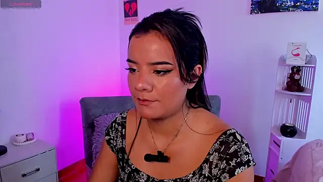Shophie thoopson online show from 08/03/26, 03:27