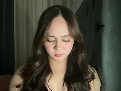 Snapshot of hotrerexxx chatting on 11/01/25, 03:47 hotrerexxx online show from 11/01/25, 03:47