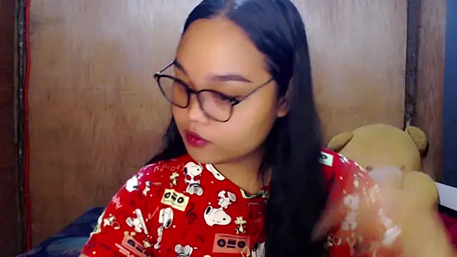 Snapshot of _Lylia chatting on 10/08/25, 01:03 Lylia online show from 10/08/25, 01:03