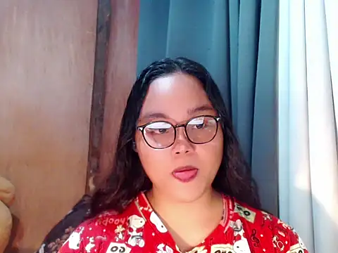  Lylia online show from 11/17/25, 10:15