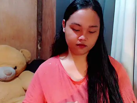  Lylia online show from 11/28/25, 09:39