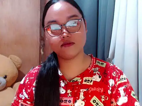  Lylia online show from 12/17/25, 11:22