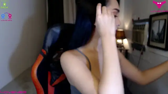 Snapshot of Goddess_Isabel chatting on 11/16/25, 05:02 Goddess Isabel online show from 11/16/25, 05:02