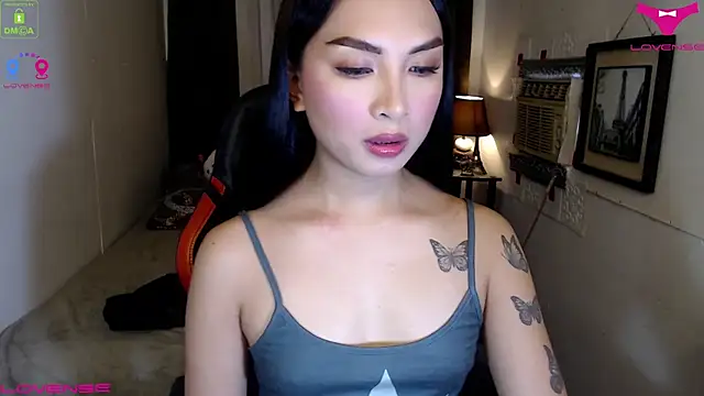 Snapshot of Goddess_Isabel chatting on 11/21/25, 02:32 Goddess Isabel online show from 11/21/25, 02:32