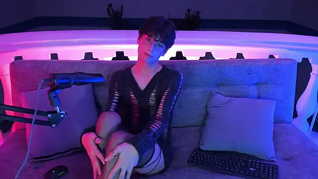 luixdust  online show from 09/25/25, 05:44