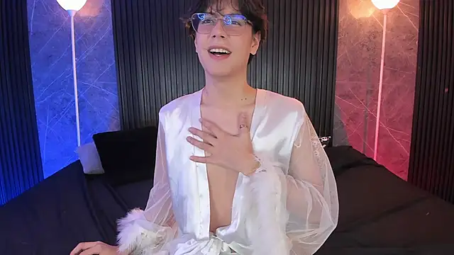 luixdust  online show from 11/16/25, 10:54