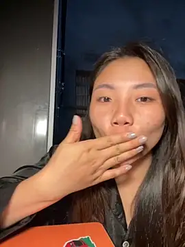 D2sweet online show from 10/31/25, 01:01