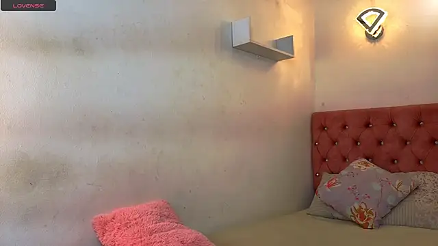 Snapshot of Kyra_Honey chatting on 11/08/25, 05:34 Kyra Honey online show from 11/08/25, 05:34