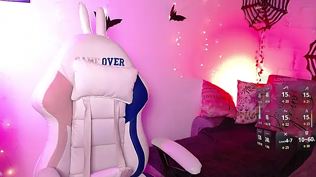 hinnata lovely online show from 10/15/25, 12:05