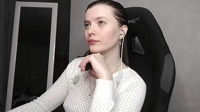 cute elfy  online show from 09/16/25, 05:03