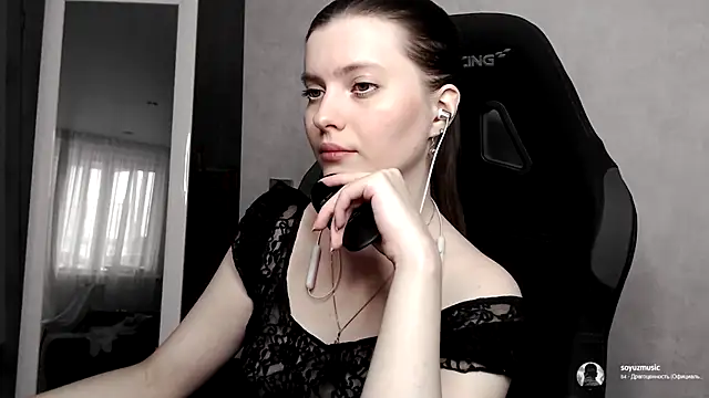 cute elfy  online show from 09/17/25, 03:03