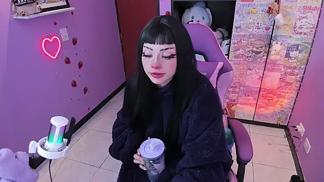 Snapshot of Vero_Osb_ chatting on 10/29/25, 01:08 Vero Osb online show from 10/29/25, 01:08