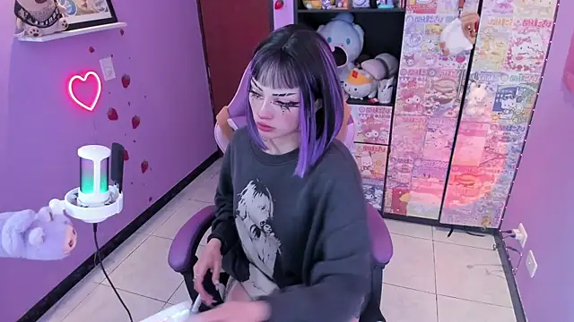 Snapshot of Vero_Osb_ chatting on 11/19/25, 12:21 Vero Osb online show from 11/19/25, 12:21