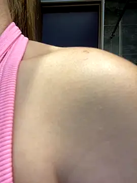 Snapshot of Nikii__ chatting on 09/13/25, 01:16 Nikii online show from 09/13/25, 01:16