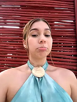 Snapshot of Nikii__ chatting on 11/11/25, 08:09 Nikii online show from 11/11/25, 08:09