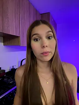 Snapshot of Nikii__ chatting on 12/14/25, 01:11 Nikii online show from 12/14/25, 01:11