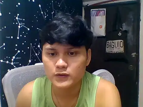 Snapshot of urcut1eseanxxx chatting on 12/15/25, 02:43 urcut1eseanxxx online show from 12/15/25, 02:43