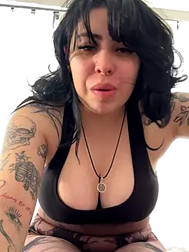 Snapshot of Draculona-666 chatting on 10/01/25, 07:53 Draculona-666 online show from 10/01/25, 07:53