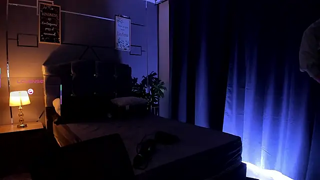 Snapshot of Christopher_77 chatting on 09/24/25, 12:19 Christopher 77 online show from 09/24/25, 12:19