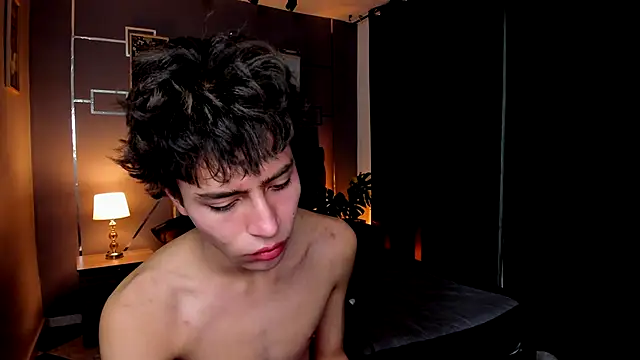 Snapshot of Christopher_77 chatting on 09/29/25, 01:27 Christopher 77 online show from 09/29/25, 01:27