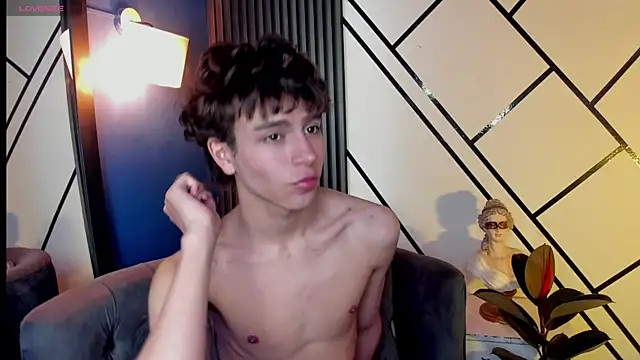 Snapshot of Christopher_77 chatting on 10/07/25, 02:03 Christopher 77 online show from 10/07/25, 02:03