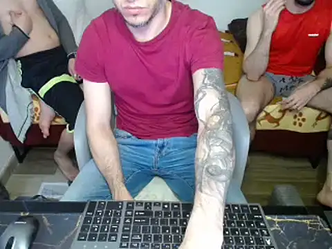 Snapshot of bossking017 chatting on 02/01/25, 07:13 bossking017 online show from 02/01/25, 07:13