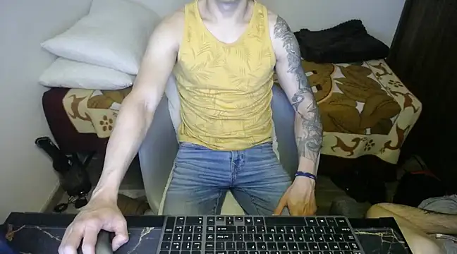 Snapshot of bossking017 chatting on 02/06/25, 03:48 bossking017 online show from 02/06/25, 03:48