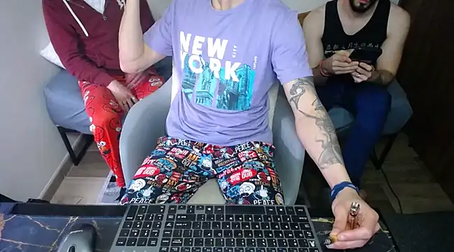 Snapshot of bossking017 chatting on 02/08/25, 04:47 bossking017 online show from 02/08/25, 04:47