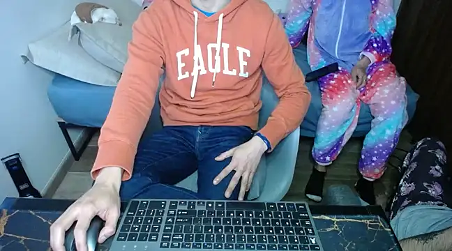 Snapshot of bossking017 chatting on 02/15/25, 01:27 bossking017 online show from 02/15/25, 01:27