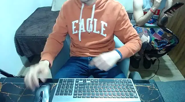 Snapshot of bossking017 chatting on 02/16/25, 10:32 bossking017 online show from 02/16/25, 10:32