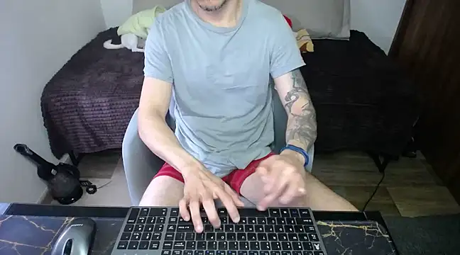 Snapshot of bossking017 chatting on 02/21/25, 02:27 bossking017 online show from 02/21/25, 02:27