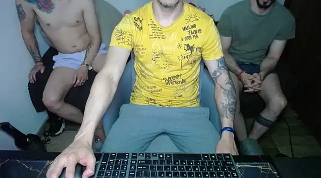 Snapshot of bossking017 chatting on 03/01/25, 10:53 bossking017 online show from 03/01/25, 10:53