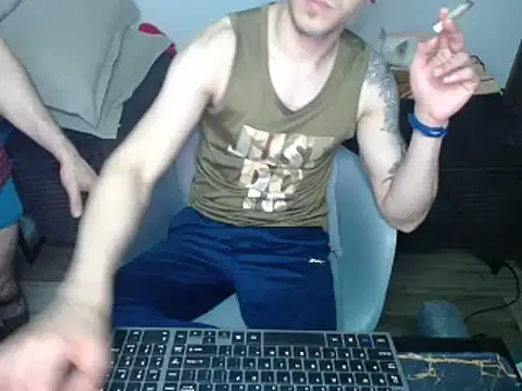 Snapshot of bossking017 chatting on 03/06/25, 01:14 bossking017 online show from 03/06/25, 01:14