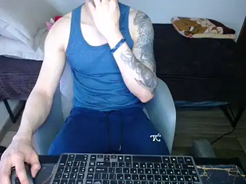 Snapshot of bossking017 chatting on 03/08/25, 01:47 bossking017 online show from 03/08/25, 01:47