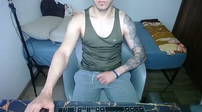 Snapshot of bossking017 chatting on 03/12/25, 12:36 bossking017 online show from 03/12/25, 12:36