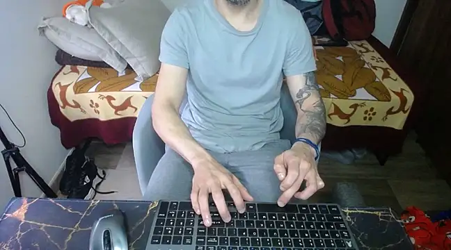 Snapshot of bossking017 chatting on 03/14/25, 01:57 bossking017 online show from 03/14/25, 01:57