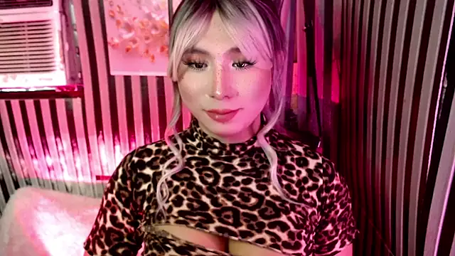 UrhotlucyTS online show from 05/23/26, 07:35