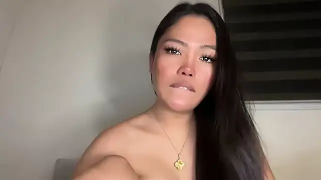 Snapshot of evabuntog chatting on 10/19/25, 05:57 evabuntog online show from 10/19/25, 05:57