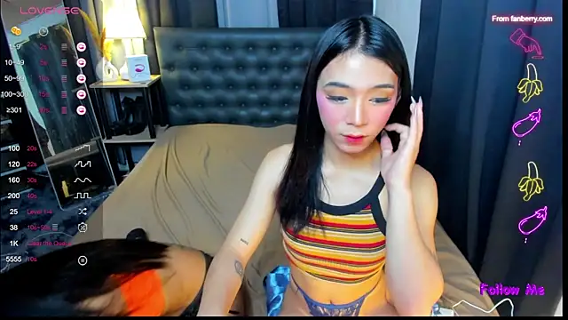 Snapshot of Kyliejennings chatting on 11/10/25, 08:24 Kyliejennings online show from 11/10/25, 08:24