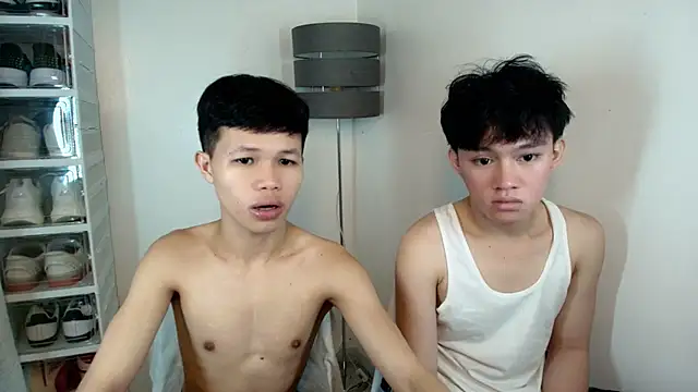 Snapshot of crazyasiantwink chatting on 09/26/25, 05:44 crazyasiantwink online show from 09/26/25, 05:44