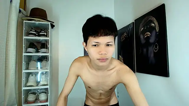 Snapshot of crazyasiantwink chatting on 10/26/25, 05:52 crazyasiantwink online show from 10/26/25, 05:52