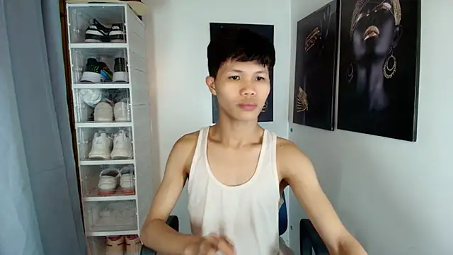 Snapshot of crazyasiantwink chatting on 11/22/25, 05:23 crazyasiantwink online show from 11/22/25, 05:23