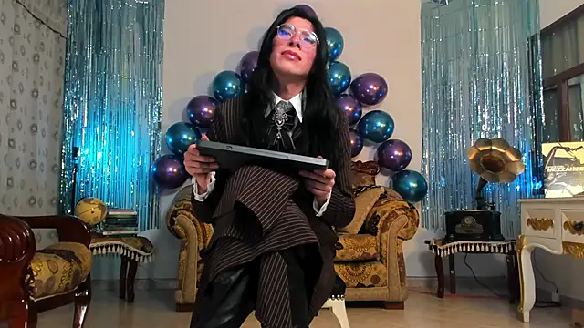 Snapshot of nonbinaryangel chatting on 02/12/26, 12:38 nonbinaryangel online show from 02/12/26, 12:38