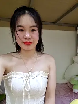 Snapshot of Baby-ladytits2025 chatting on 09/23/25, 04:10 Baby-ladytits2025 online show from 09/23/25, 04:10