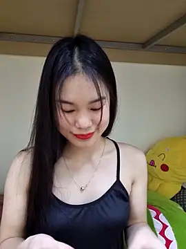 Snapshot of Baby-ladytits2025 chatting on 10/13/25, 04:07 Baby-ladytits2025 online show from 10/13/25, 04:07